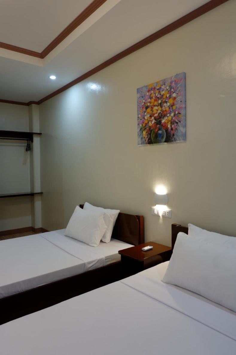 Jun'S Inn Oslob Dış mekan fotoğraf