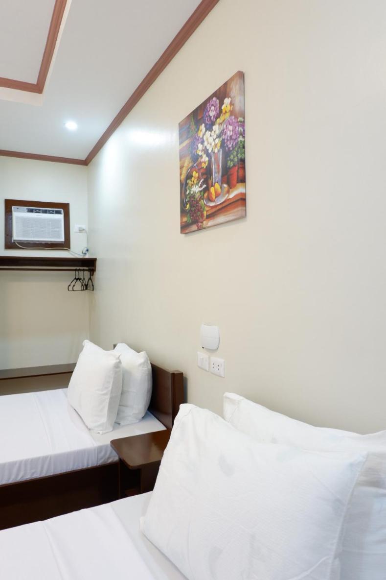 Jun'S Inn Oslob Dış mekan fotoğraf
